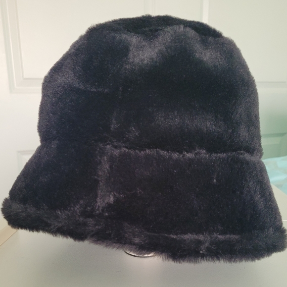 Fuzzy Bucket Hat - Picture 2 of 6